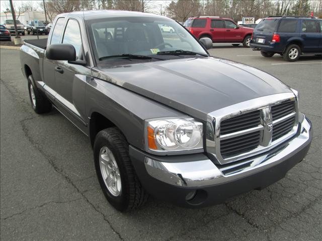 2005 Dodge Dakota SLT