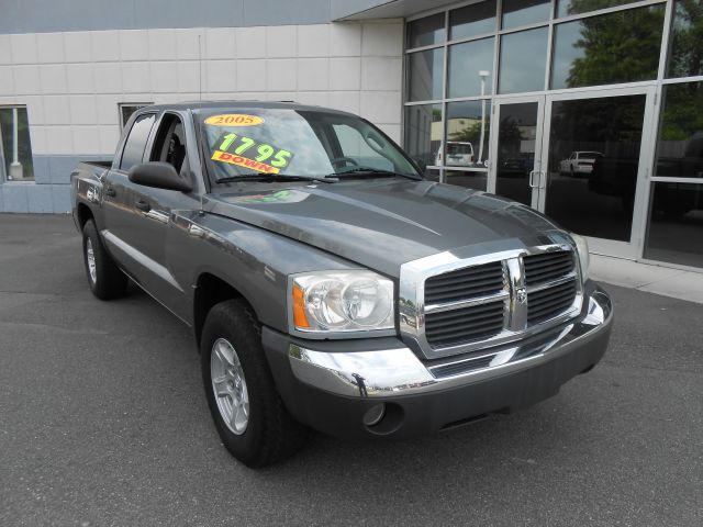 2005 Dodge Dakota Collection Rogue