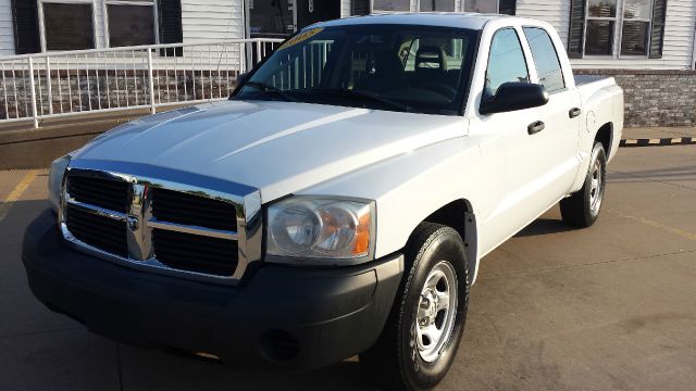 2005 Dodge Dakota 4dr LX 4WD Auto