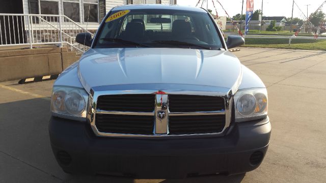 2005 Dodge Dakota 4dr LX 4WD Auto