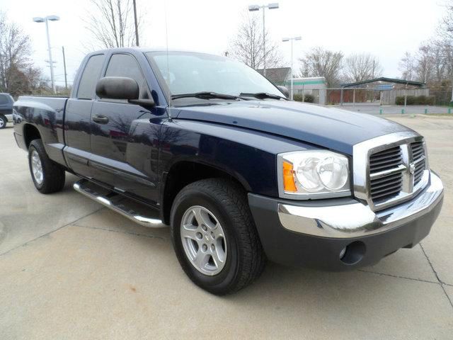 2005 Dodge Dakota SLT 4-door 4WD