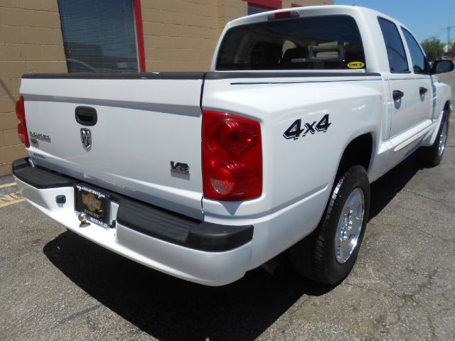 2005 Dodge Dakota 4d Wagon AWD