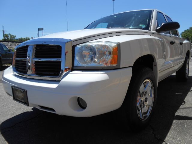 2005 Dodge Dakota 4d Wagon AWD