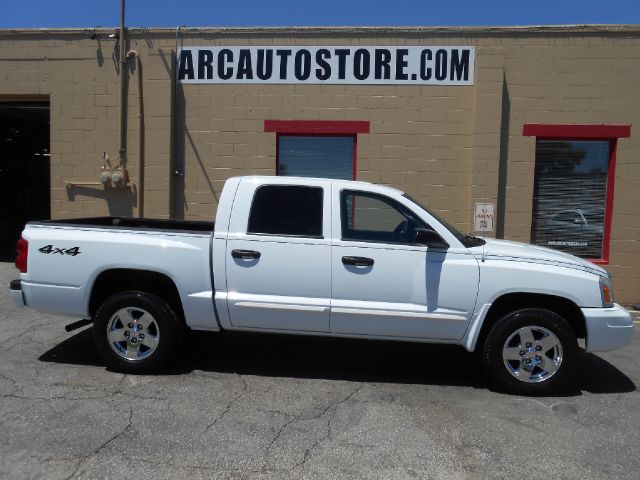 2005 Dodge Dakota 4d Wagon AWD