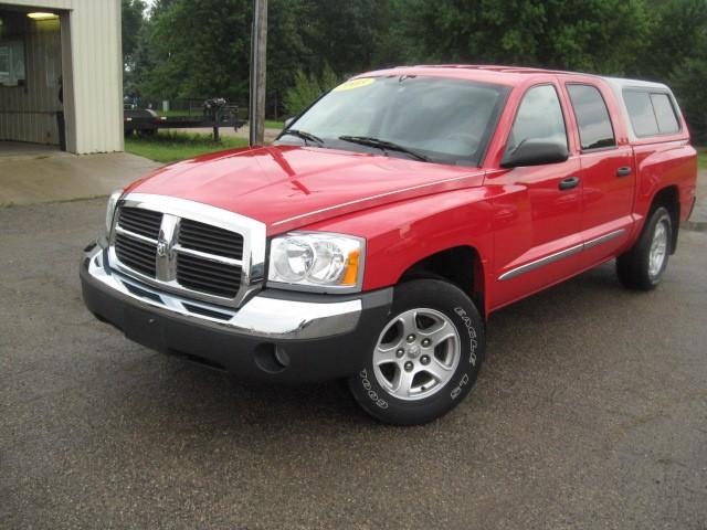 2005 Dodge Dakota XLT 2WD