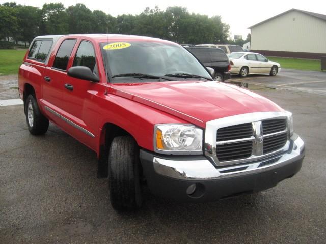 2005 Dodge Dakota XLT 2WD