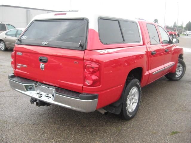 2005 Dodge Dakota XLT 2WD