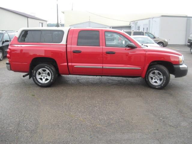 2005 Dodge Dakota XLT 2WD