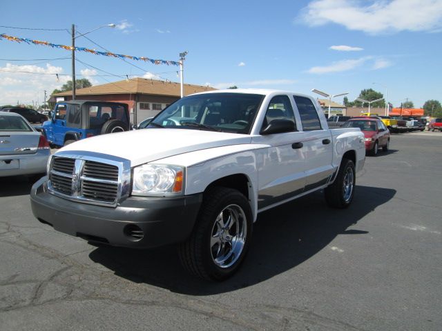 2005 Dodge Dakota 4dr LX 4WD Auto