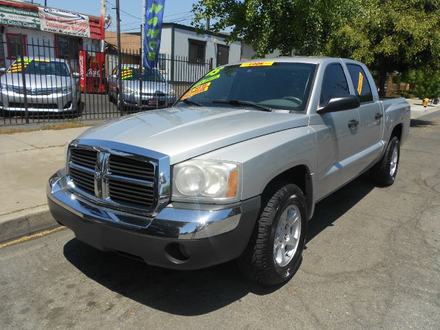 2005 Dodge Dakota LS ES