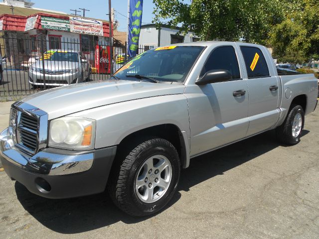 2005 Dodge Dakota LS ES