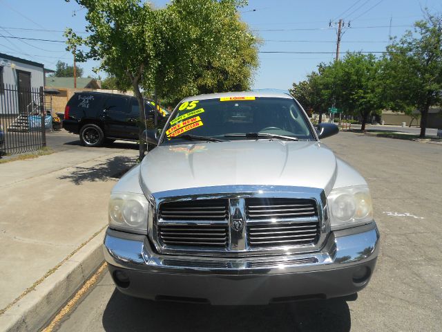 2005 Dodge Dakota LS ES