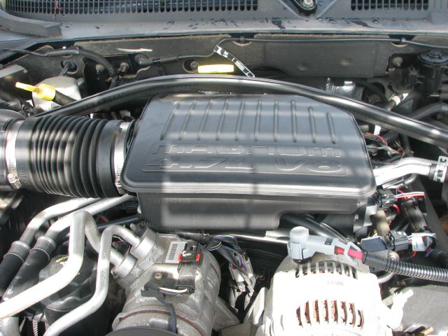 2005 Dodge Dakota Base