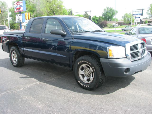 2005 Dodge Dakota Base