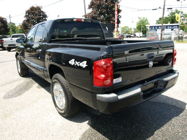 2005 Dodge Dakota 4d Wagon AWD