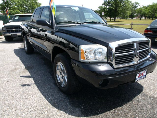 2005 Dodge Dakota 4d Wagon AWD