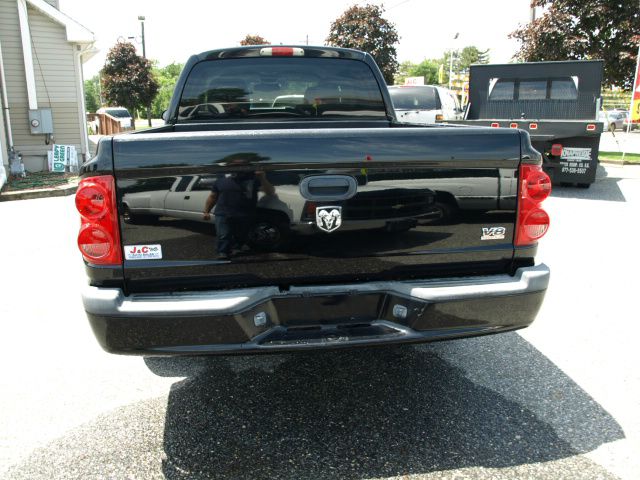 2005 Dodge Dakota 4d Wagon AWD