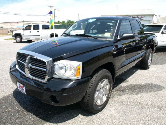 2005 Dodge Dakota 4d Wagon AWD