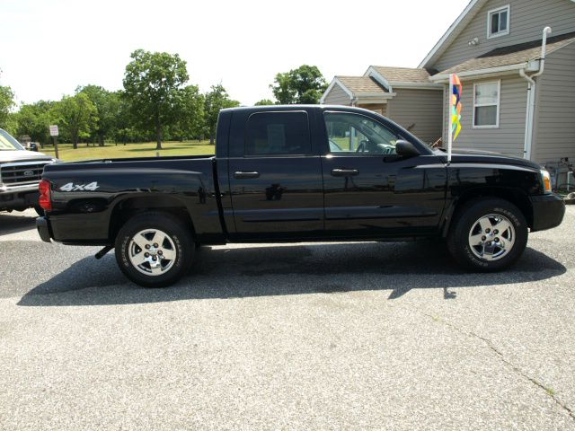 2005 Dodge Dakota 4d Wagon AWD