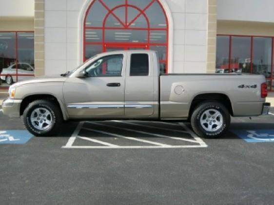 2005 Dodge Dakota SL2