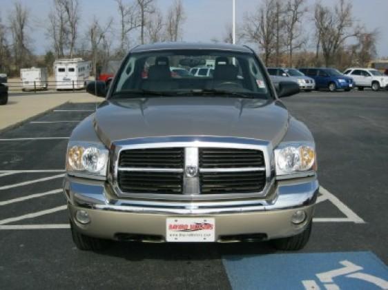 2005 Dodge Dakota SL2