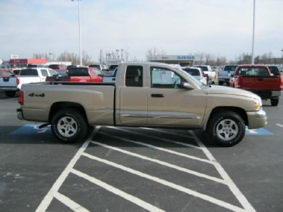 2005 Dodge Dakota SL2