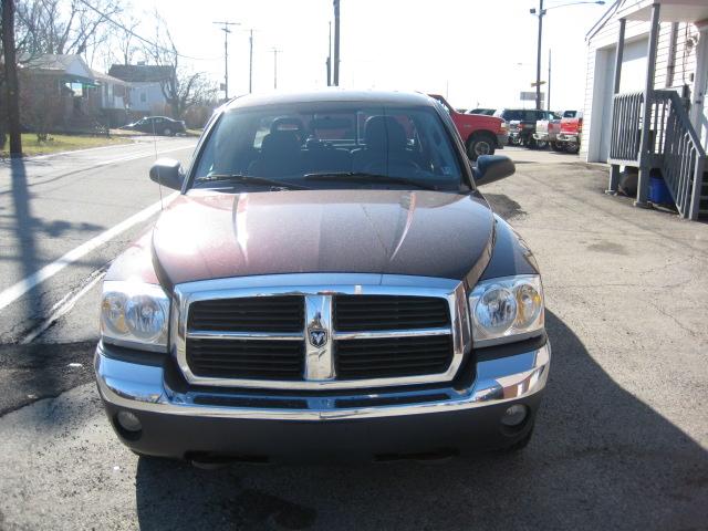 2005 Dodge Dakota Automatic Leather/sunroof