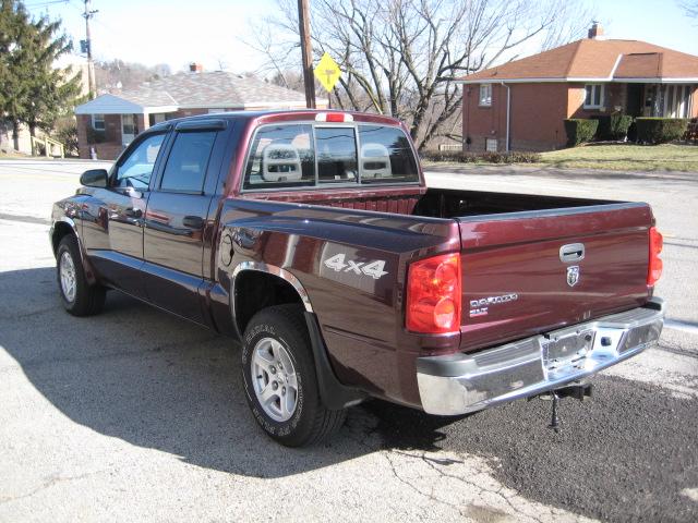 2005 Dodge Dakota Automatic Leather/sunroof