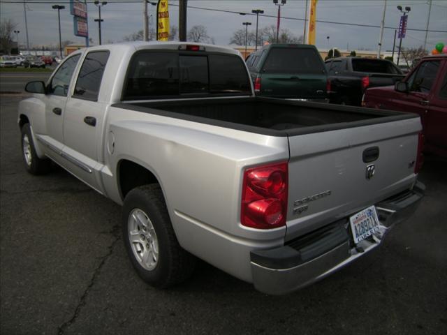 2005 Dodge Dakota SL2