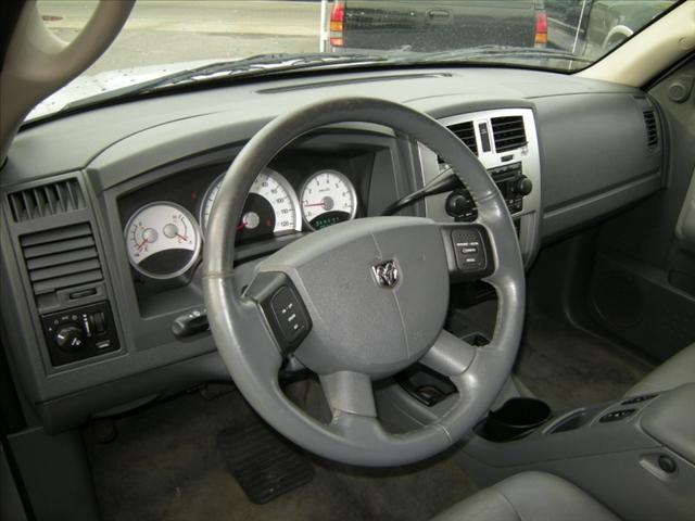 2005 Dodge Dakota SL2