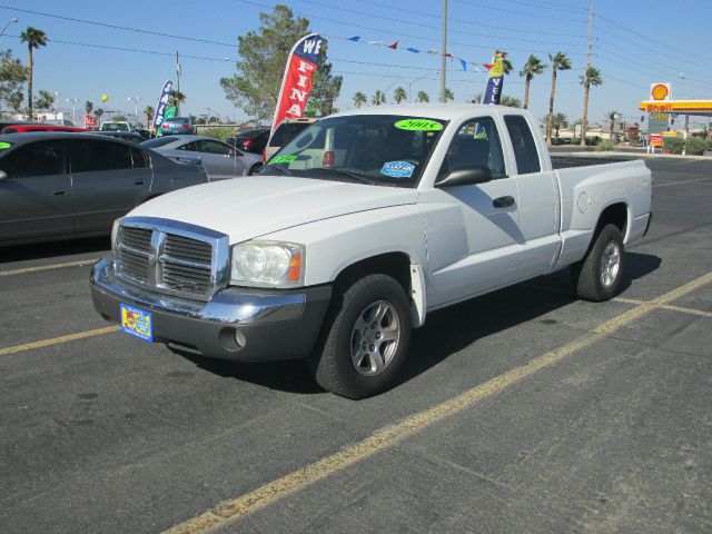 2005 Dodge Dakota SLT 4-door 4WD