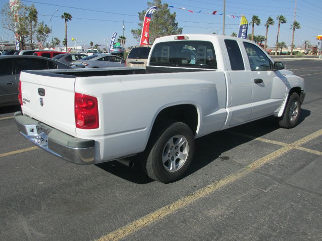 2005 Dodge Dakota SLT 4-door 4WD