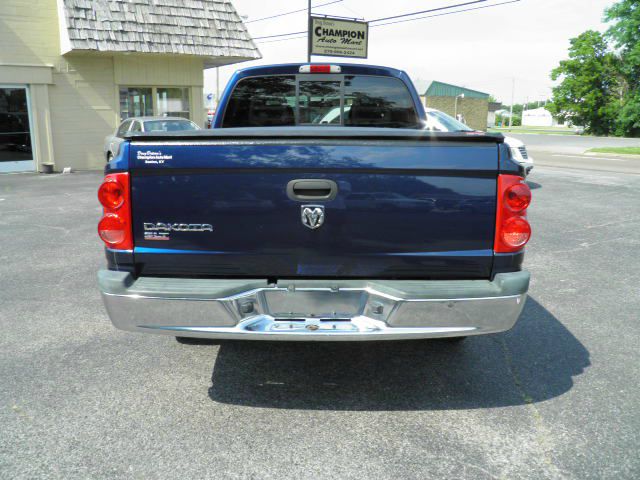 2005 Dodge Dakota LS ES