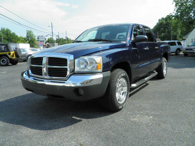 2005 Dodge Dakota LS ES