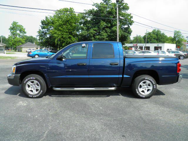 2005 Dodge Dakota LS ES