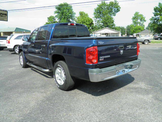 2005 Dodge Dakota LS ES