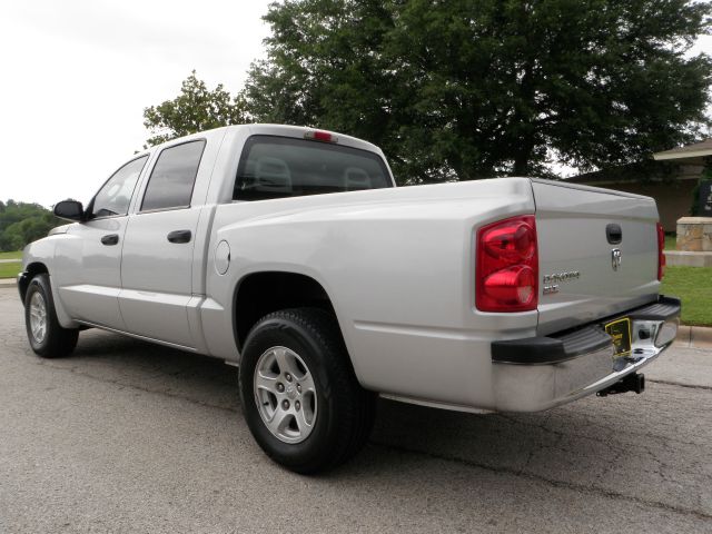 2005 Dodge Dakota LS ES