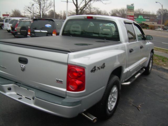 2005 Dodge Dakota SLT