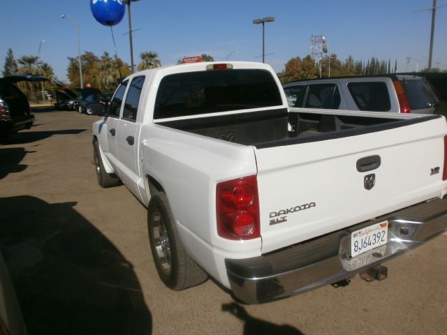 2005 Dodge Dakota LS ES