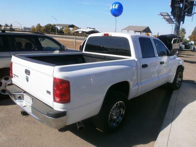 2005 Dodge Dakota LS ES