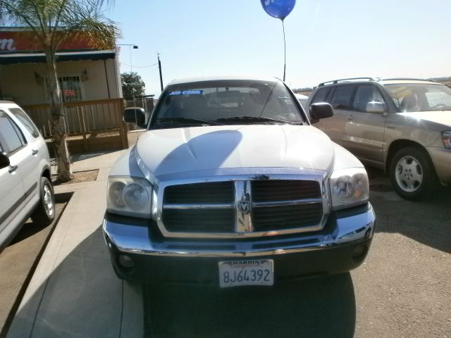 2005 Dodge Dakota LS ES