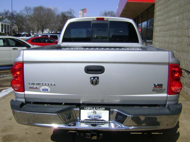 2005 Dodge Dakota SLT