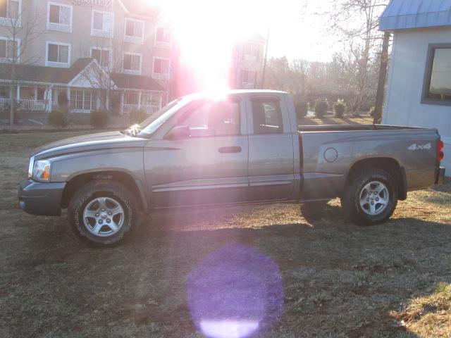 2005 Dodge Dakota SL2