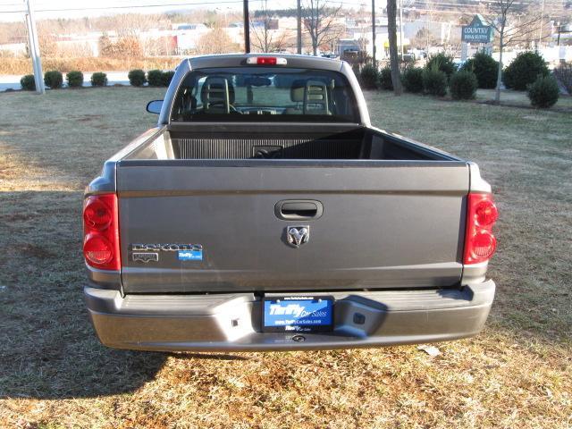 2005 Dodge Dakota SL2