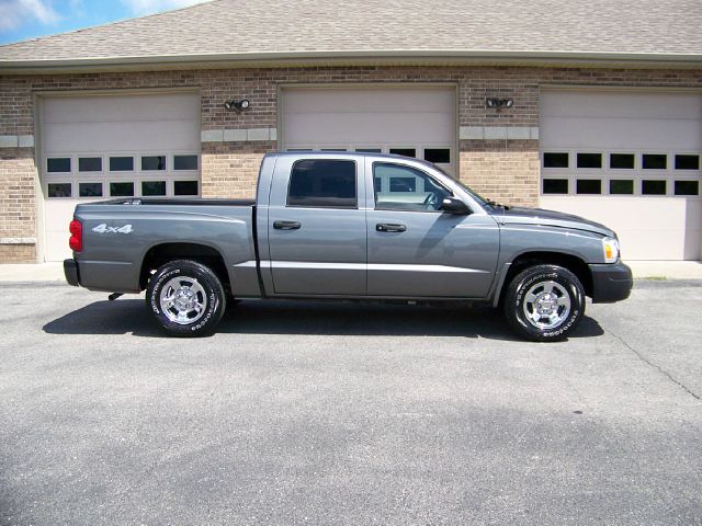 2005 Dodge Dakota 4dr LX 4WD Auto