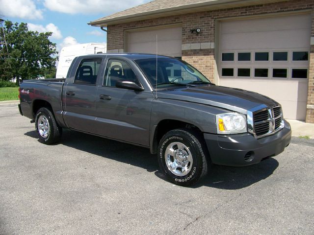 2005 Dodge Dakota 4dr LX 4WD Auto