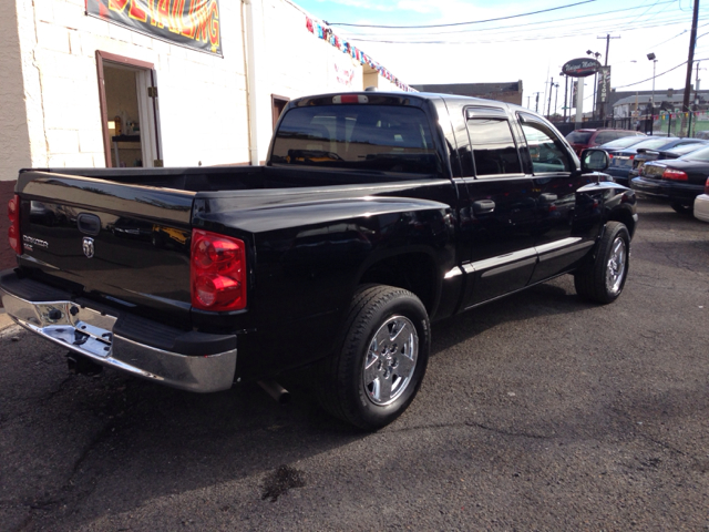 2005 Dodge Dakota LS ES