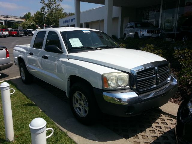 2005 Dodge Dakota LS ES