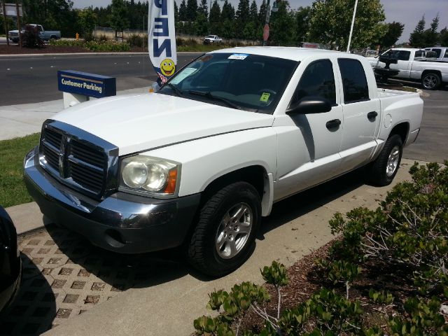 2005 Dodge Dakota LS ES