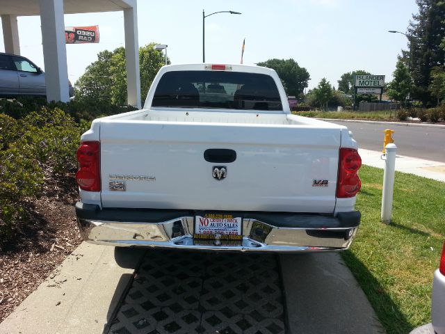 2005 Dodge Dakota LS ES